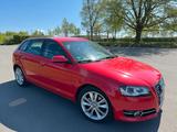 Audi AUDI A3 Sportback Quattro - Audi A3 aus 2012 mit Diesel-Antrieb: Kombi