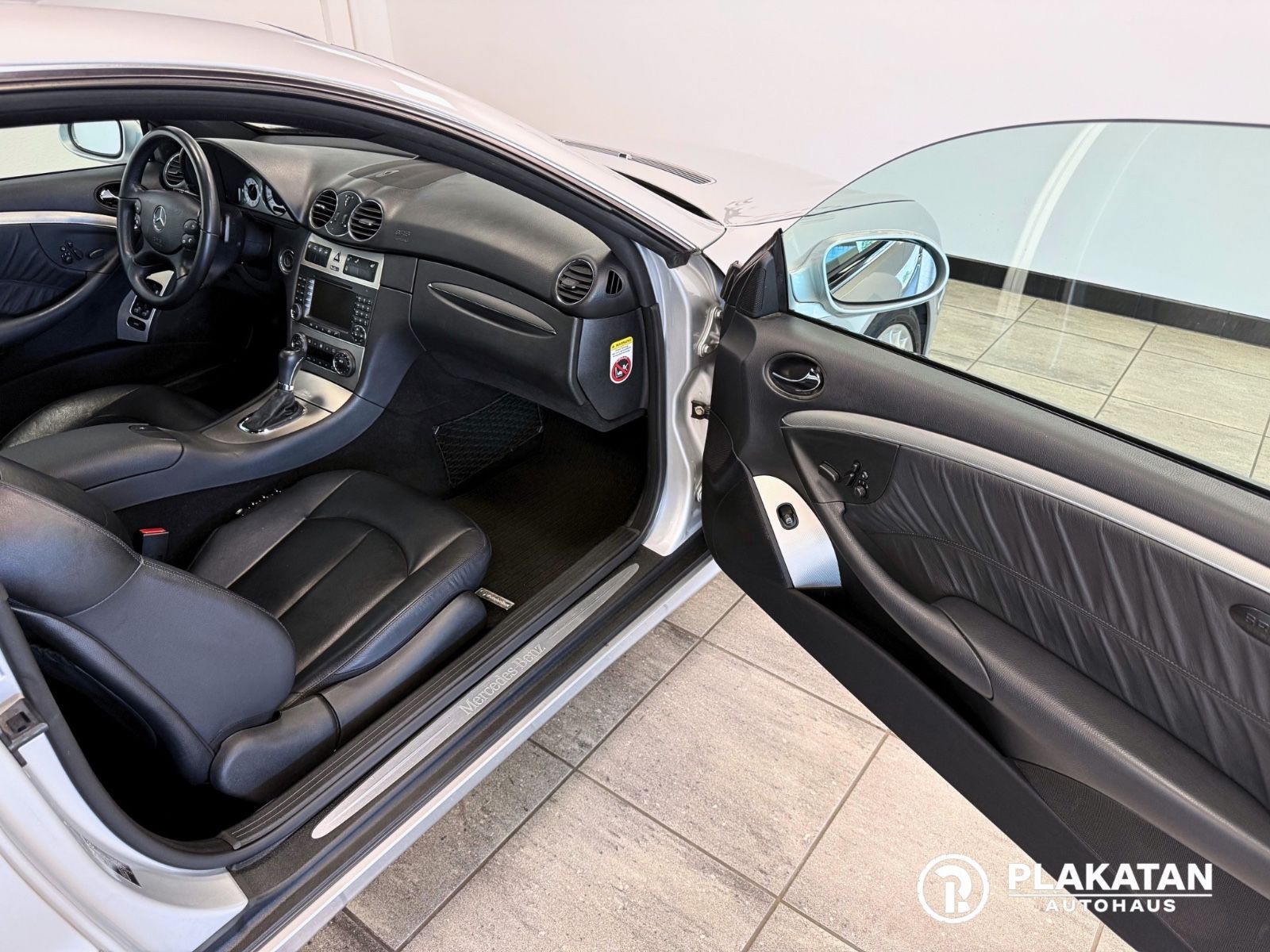 Fahrzeugabbildung Mercedes-Benz CLK 320 CDI Harman/Kard Leder Memory MB-Service