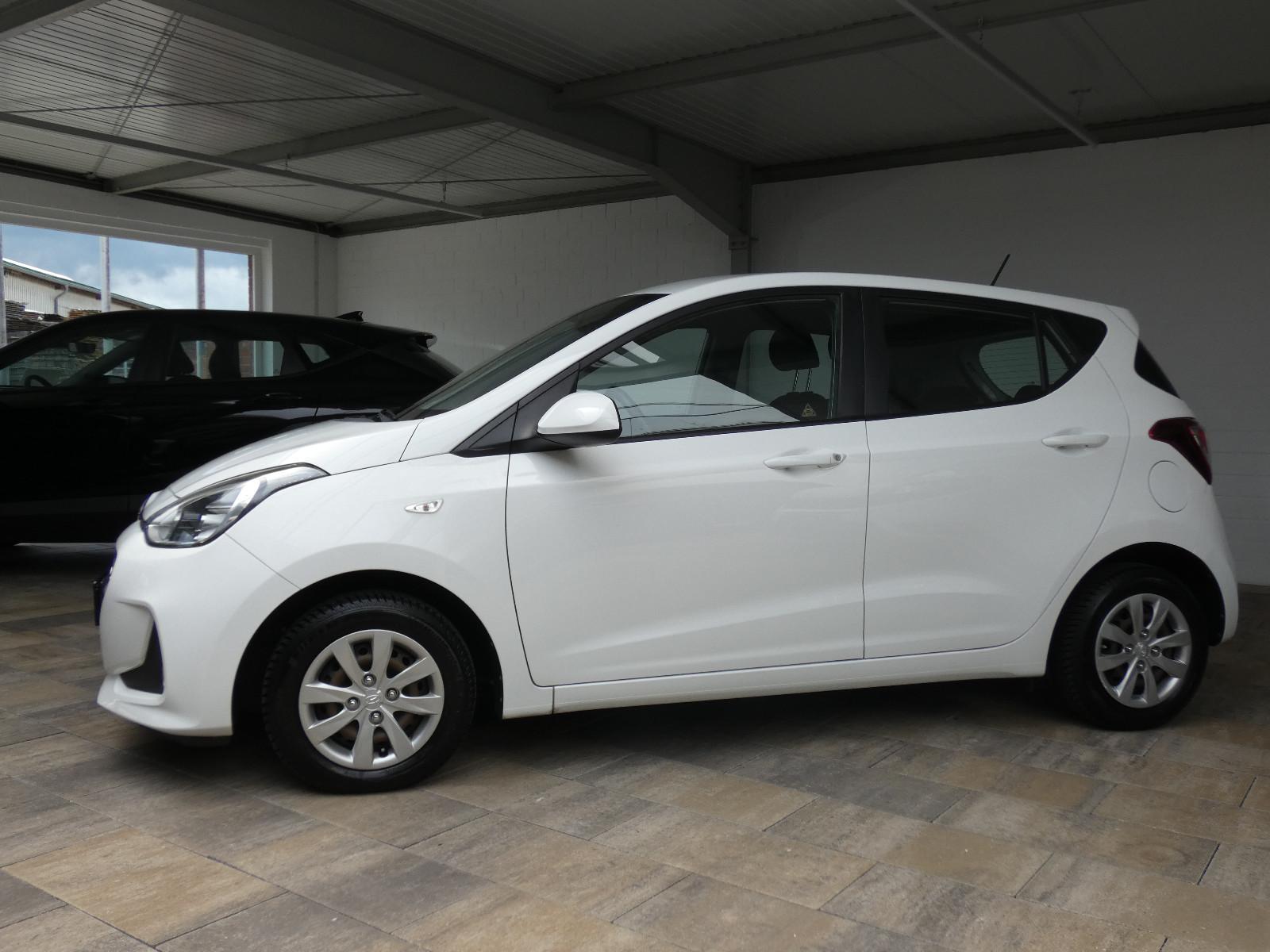 Hyundai i10 1.0-KLIMA-NAVI-BT-TEMPOMAT-GZJR-NSW-TFL/LED