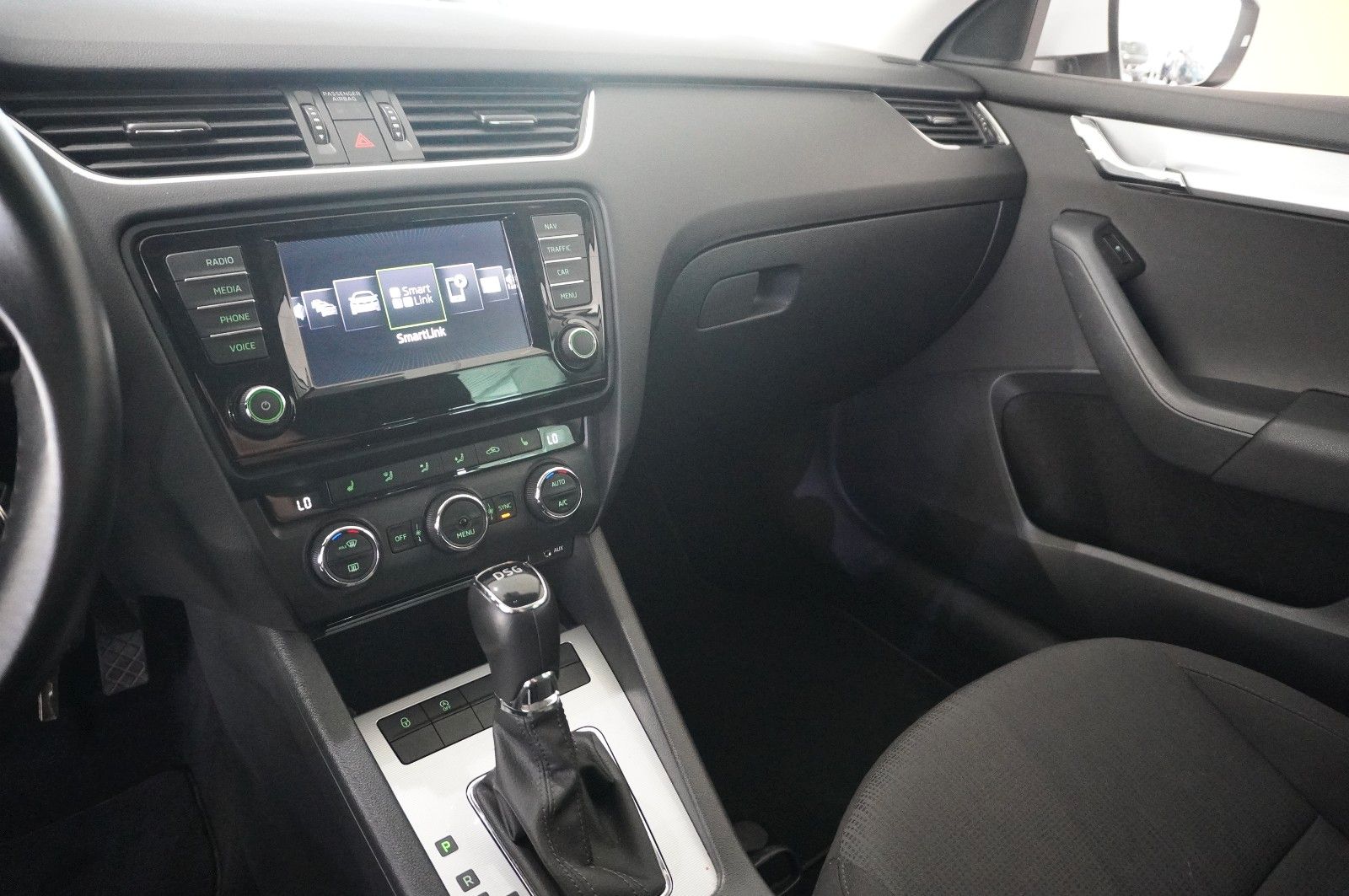 Fahrzeugabbildung SKODA Octavia Combi 1.8 TSI STYLE DSG NAVI/LED/SHZ/DAB