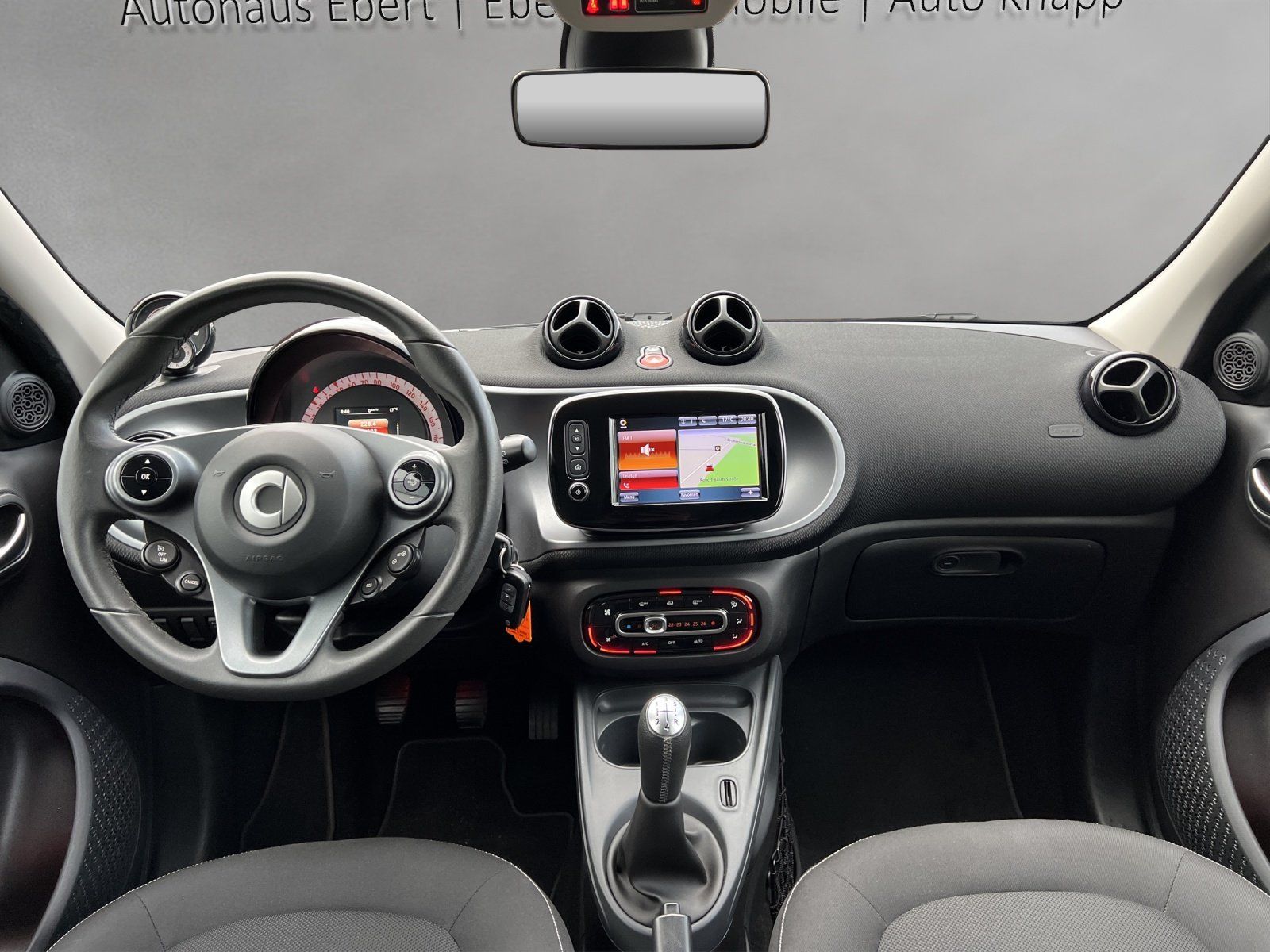 Fahrzeugabbildung Smart ForFour Passion PDC/TEMPOMAT/KLIMA/SHZ/NAVI/