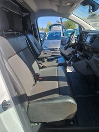 Opel Vivaro - 10
