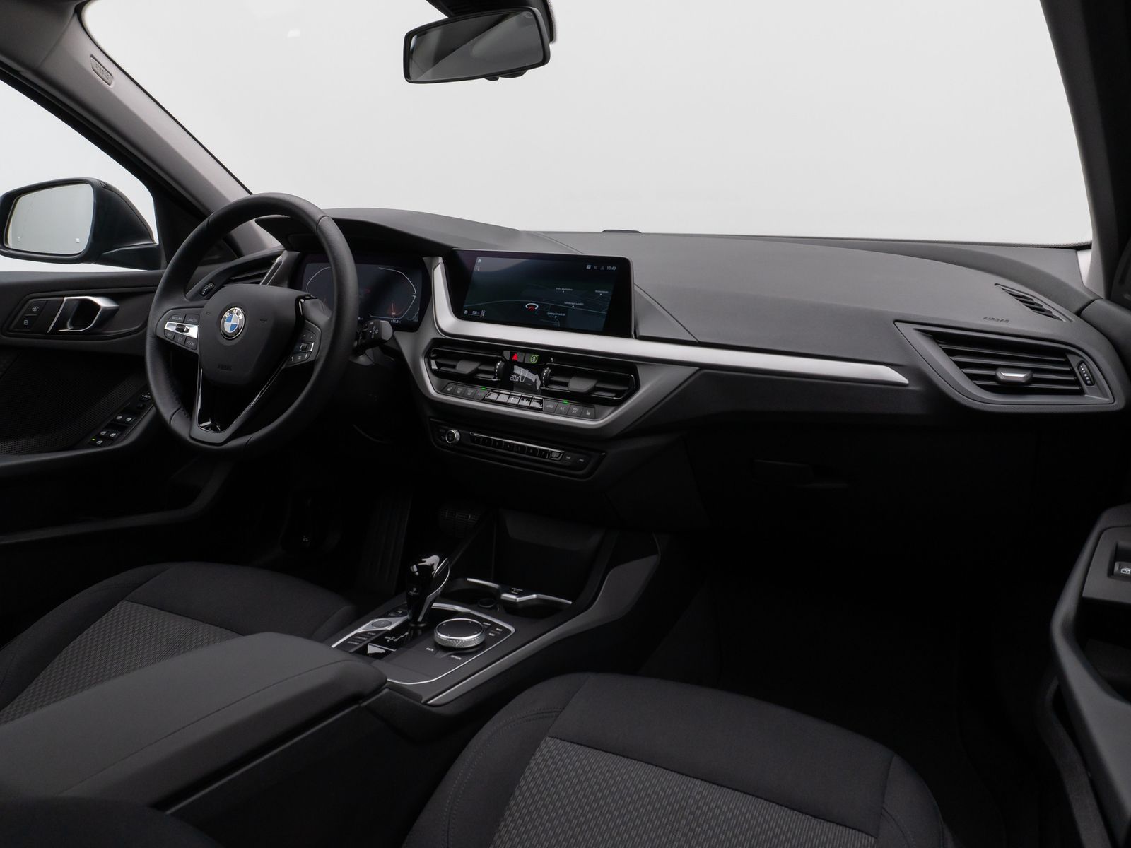 Fahrzeugabbildung BMW 118i DAB CockPitPro PDC LED Geschwindigkeitsreg