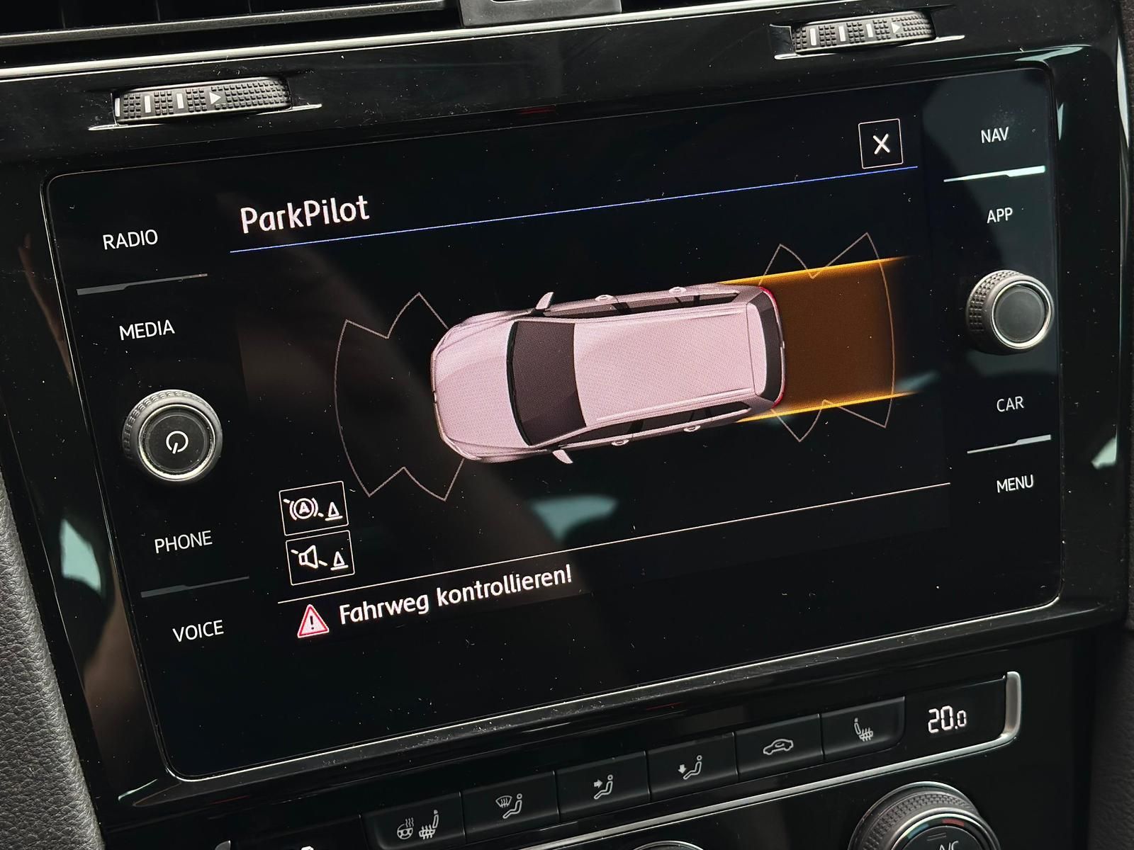 VW Golf Variant 1.5TSI HIGHLINE* LED#SHZ#LH#PDC#NAV - Image 20