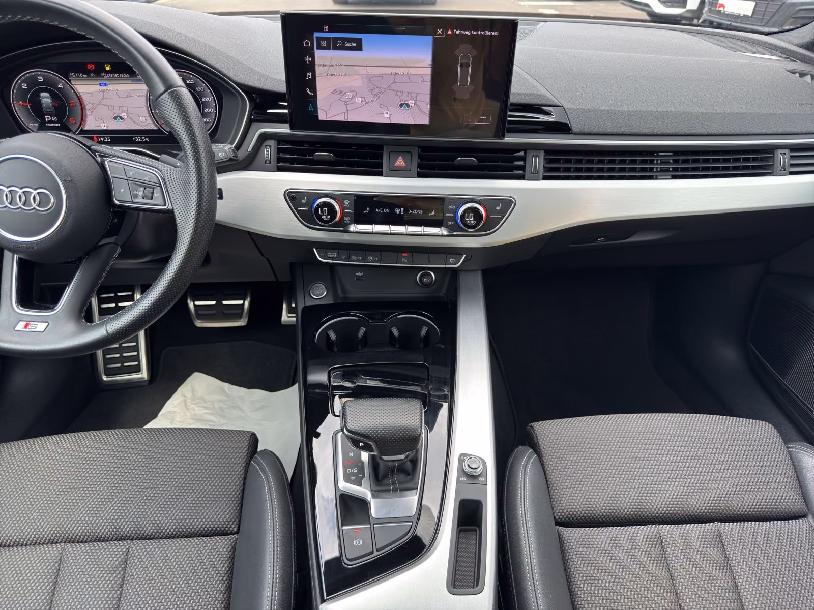 Audi A4 Avant 40 TDI ADVANCED *INT S LINE*AHK*PANO*VC, миниатюра 6
