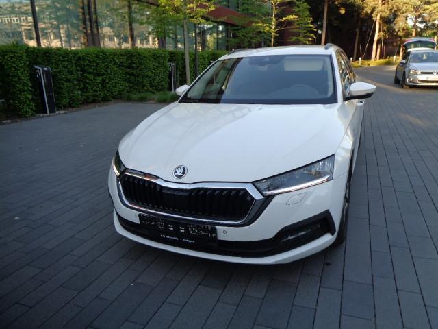 Skoda Octavia Combi Clever-Nvi-Led-AHK-Tempomat-I Hand