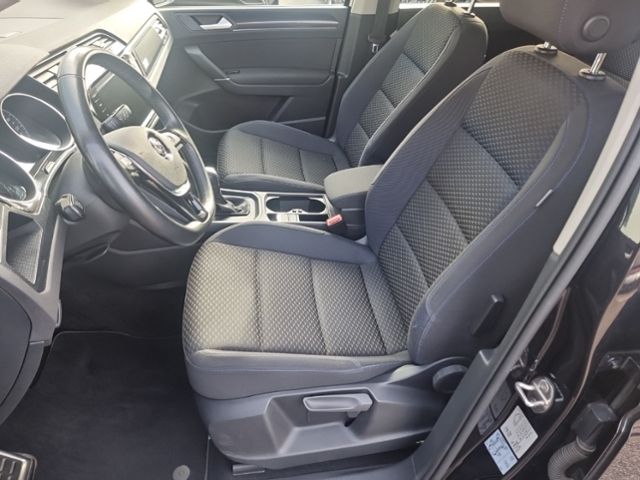 Fahrzeugabbildung Volkswagen Touran 2.0 TDI DSG UNITED 7-SITZER LED NAVI CD-P