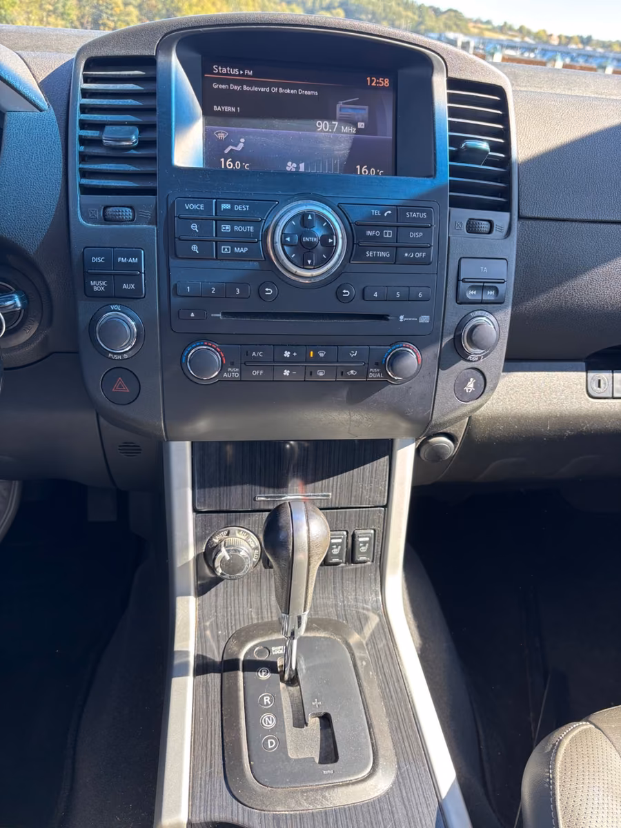 Nissan Pathfinder 3.0 dCi LE | 231 ch | BVA | 7 places | Bose | Toit ouvrant | Cuir chauffant à mémoire | Attelage amovible