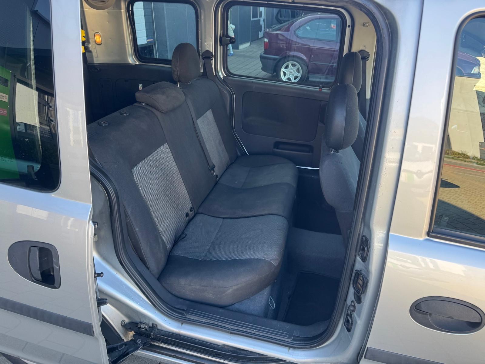 Opel Combo 2011 — photo 14