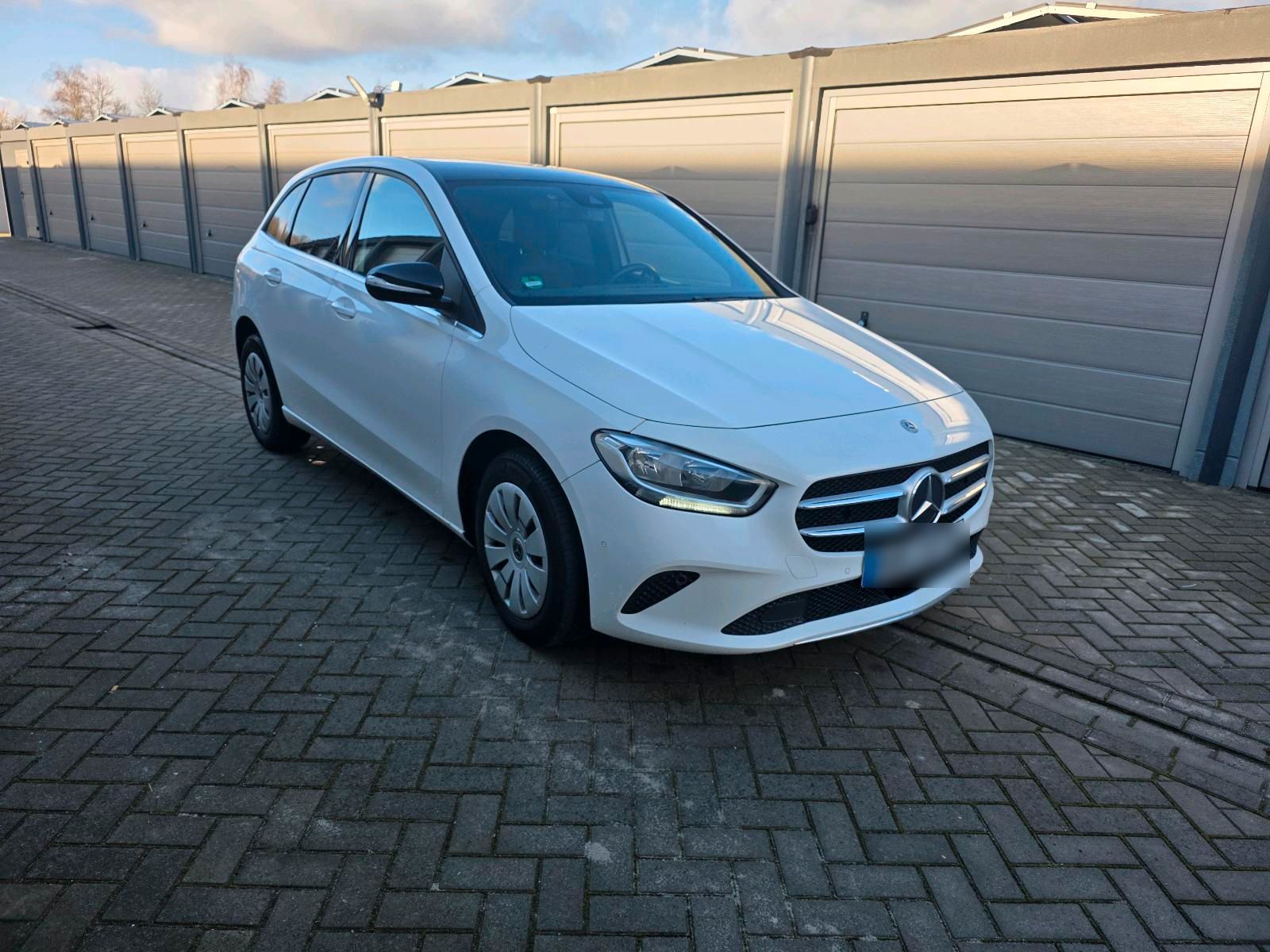 MERCEDES-BENZ B 200