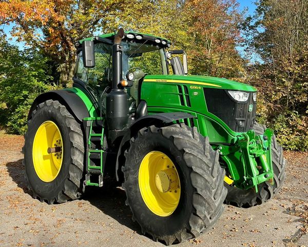 John Deere 6230R