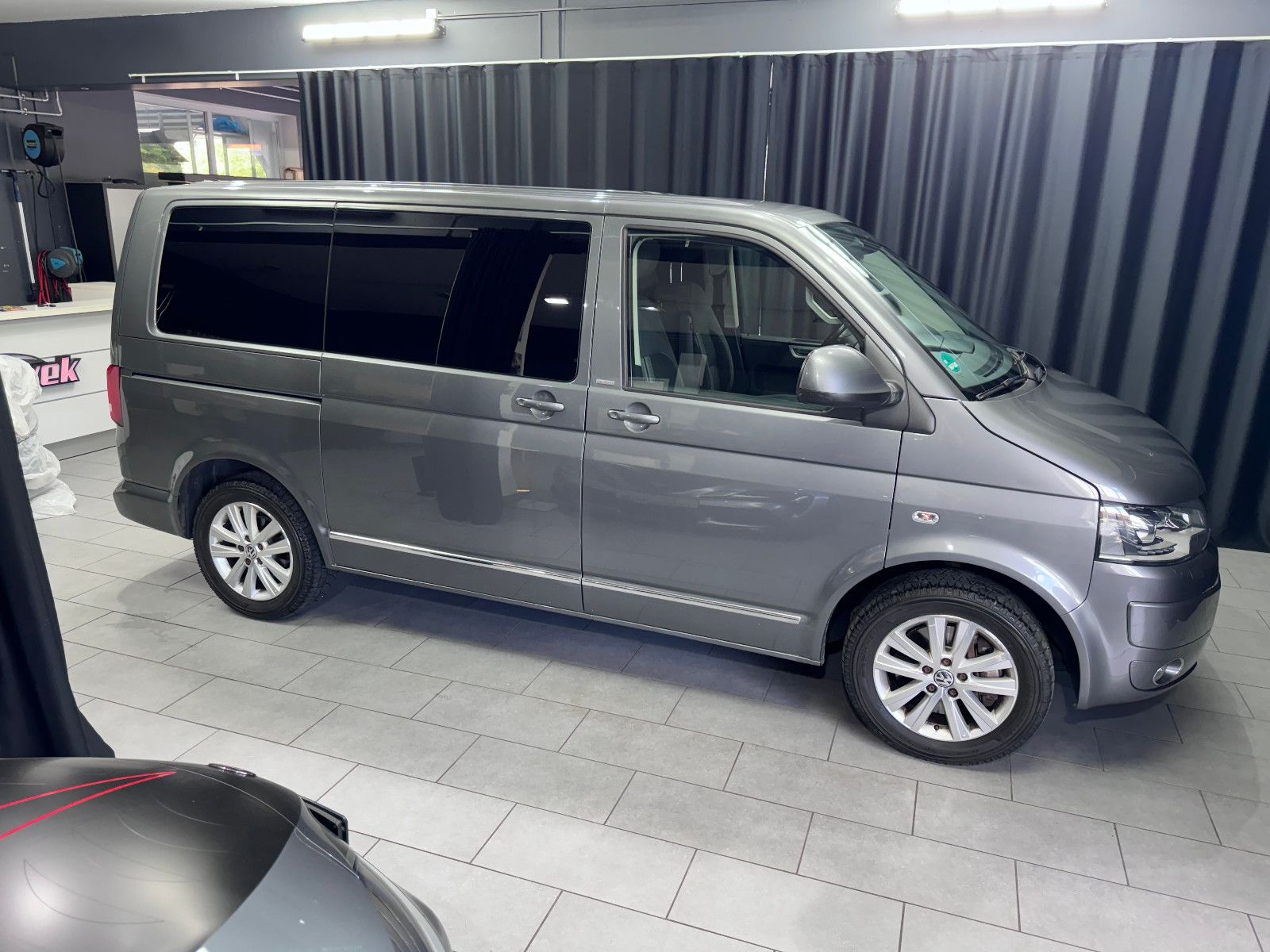 Fahrzeugabbildung Volkswagen T5 Multivan Comfortline 4Motion*XENON*NAVI*AHK*