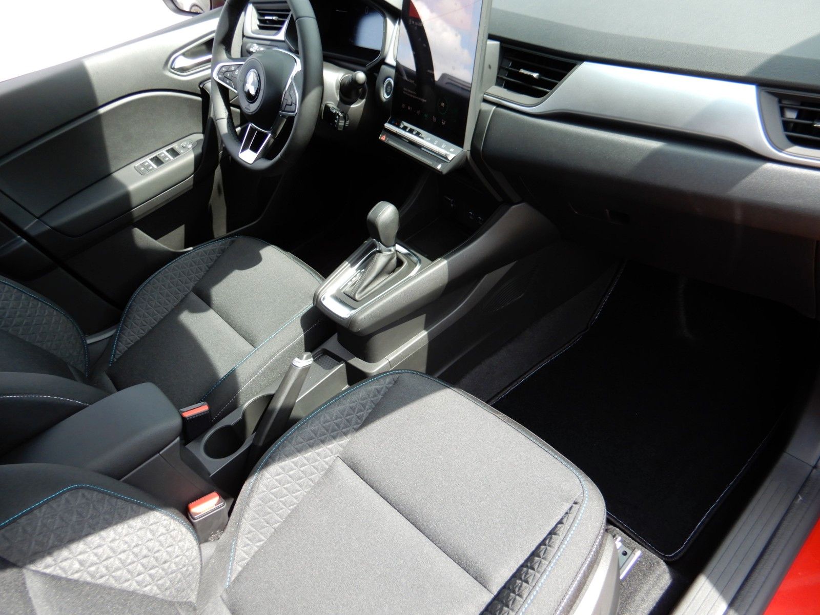 Fahrzeugabbildung Mitsubishi ASX  MY25 1.3 T 158 PS Mildhybrid PLUS 7DCT