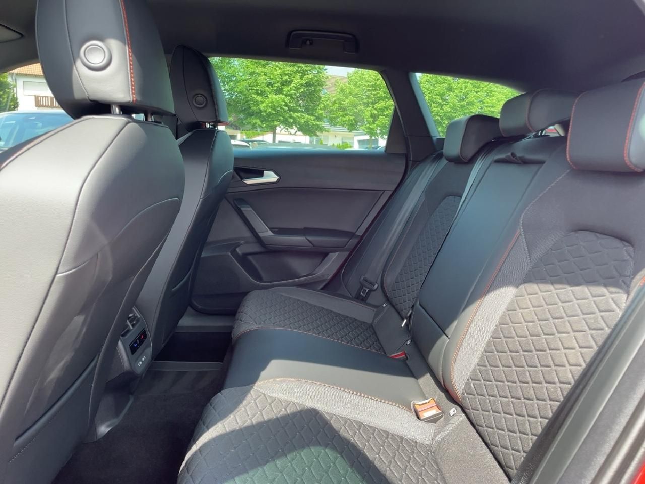 Fahrzeugabbildung SEAT Leon Sportstourer FR Plus