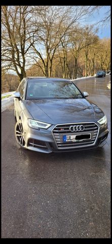 AUDI S3 TFSI S tronic quattro Sportback -