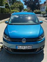 Volkswagen Touran 1.2 TSI Comfortline an Privatkäufer - Volkswagen Touran mit Benzin-Antrieb: Kleinbus, 1.2
