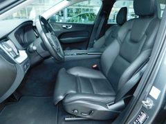 Fahrzeugabbildung Volvo XC60 D4 Momentum Pro 'BLIS,Keyless,Harman-Kardon