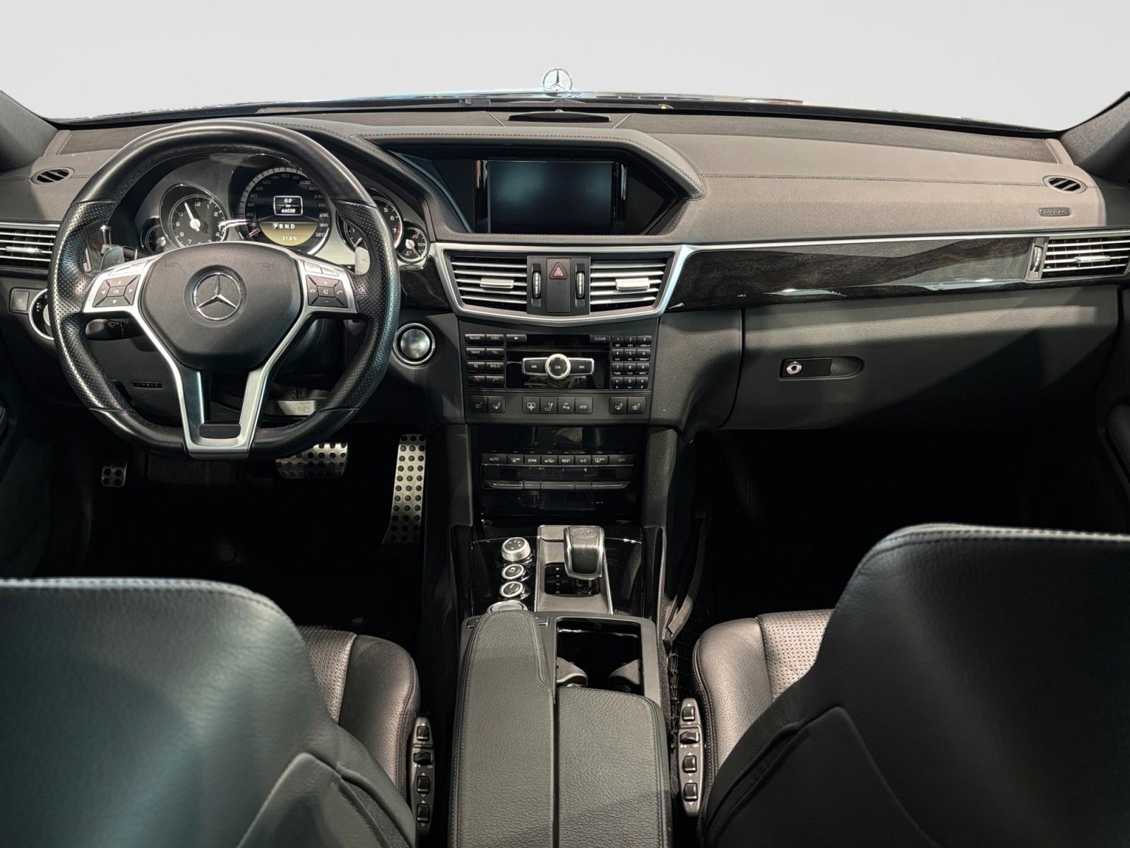 Mercedes-Benz E63 AMG Lim. DRIVERS COMAND SCHIEBE HK PARK