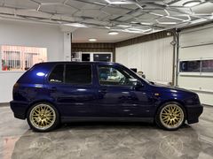 Fahrzeugabbildung Volkswagen Golf III 1.6 / 17" BBS Felgen Sportauspuff