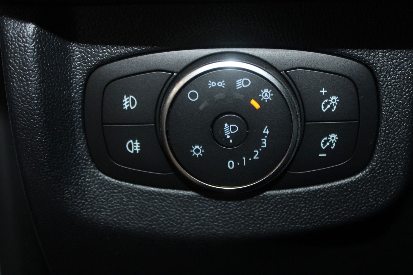 Fahrzeugabbildung Ford Tourneo Courier ACTIVE Winter + FahrerAssistPak3