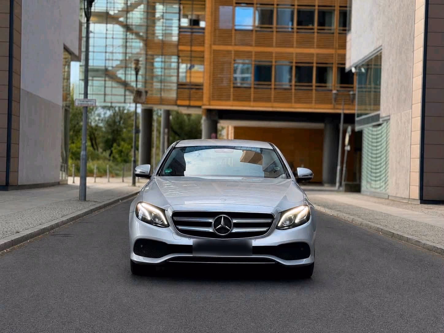 Mercedes-Benz E 220