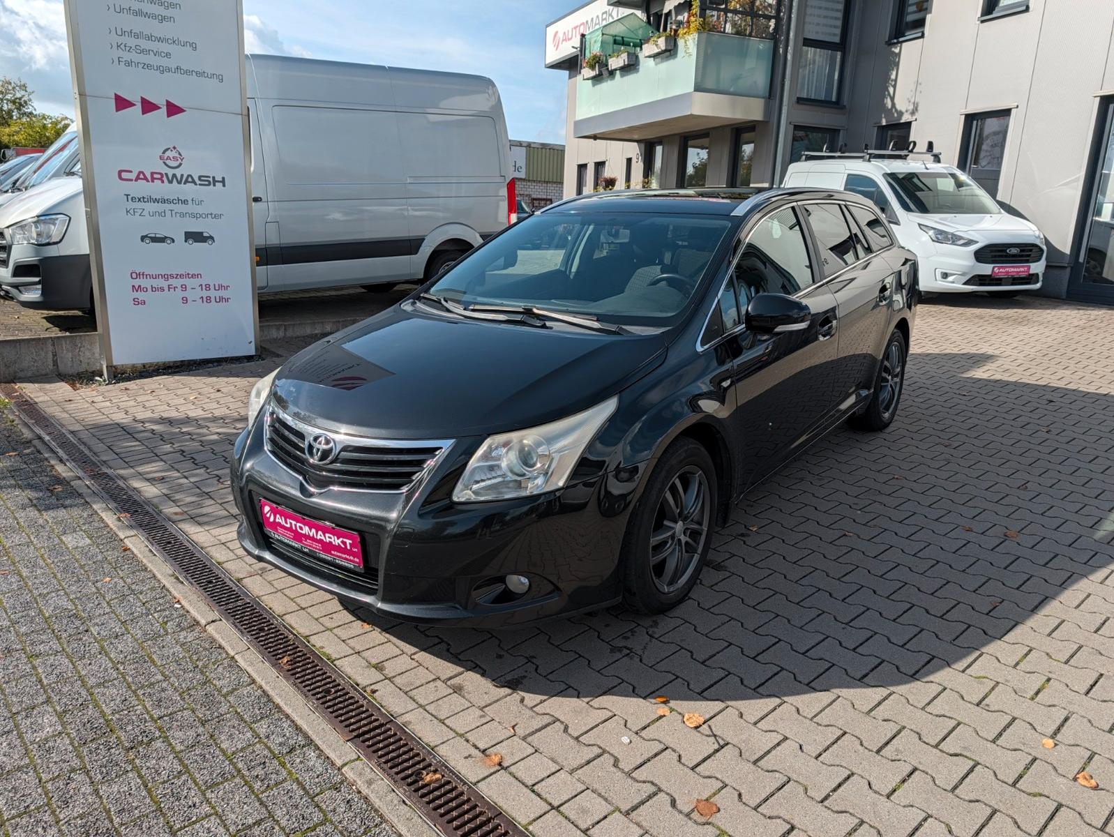 Toyota Avensis 2011 — photo 8