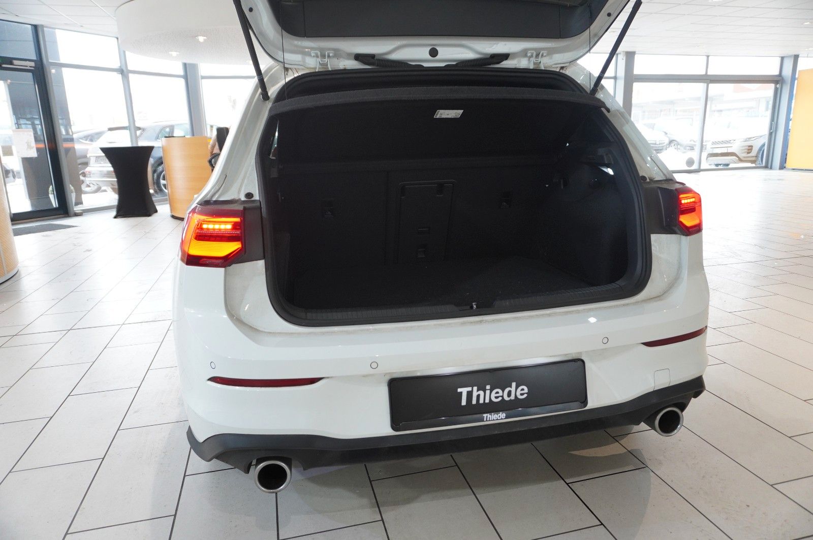 Fahrzeugabbildung Volkswagen Golf VIII Lim. 2.0 TSI GTI DSG NAVI/LED/KAMERA