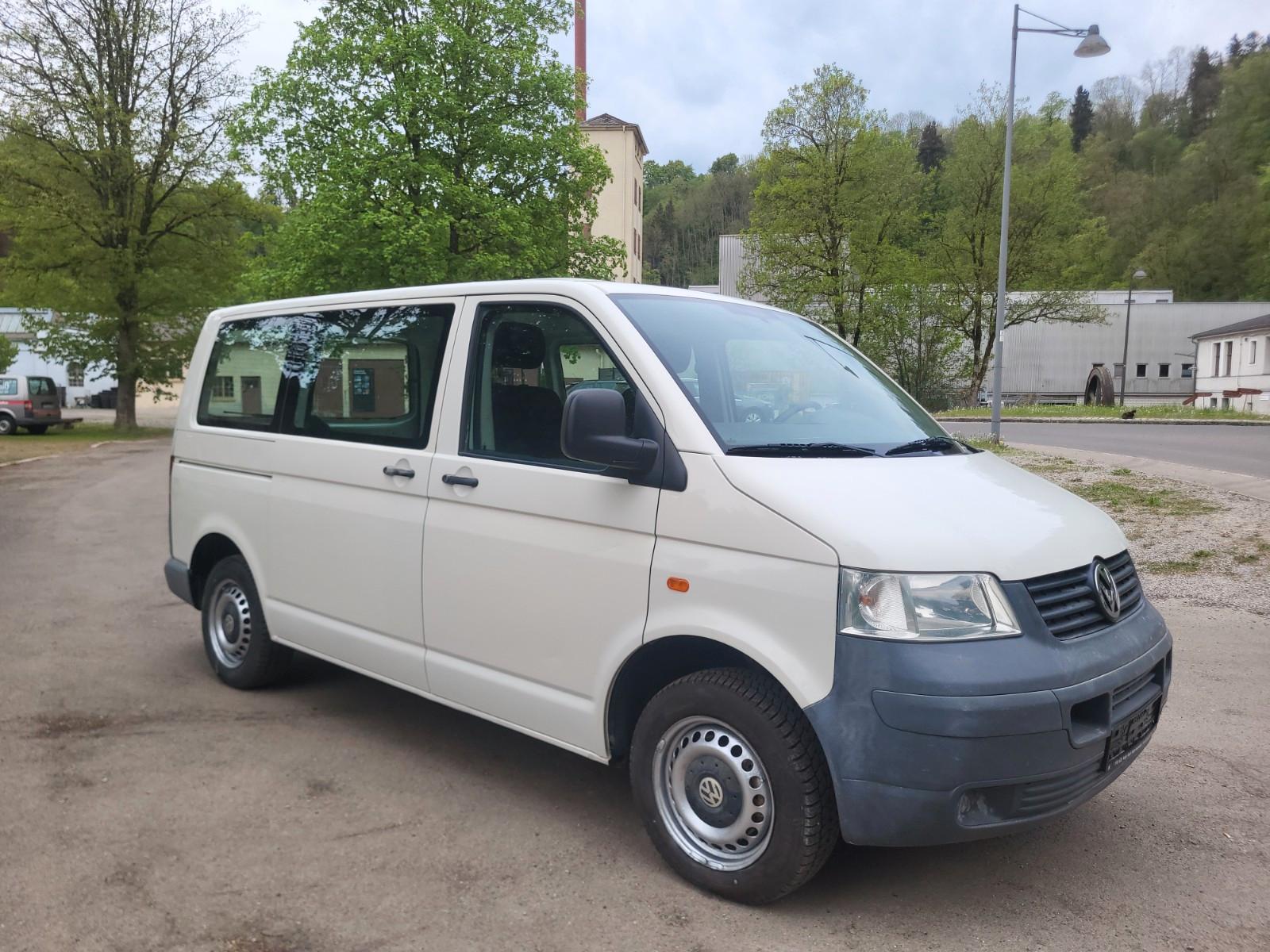 Volkswagen T5 Fensterbus bis 9Sitze großer Service/ TüV neu