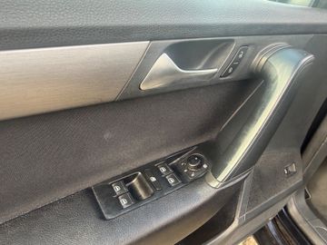Volkswagen Passat - 12