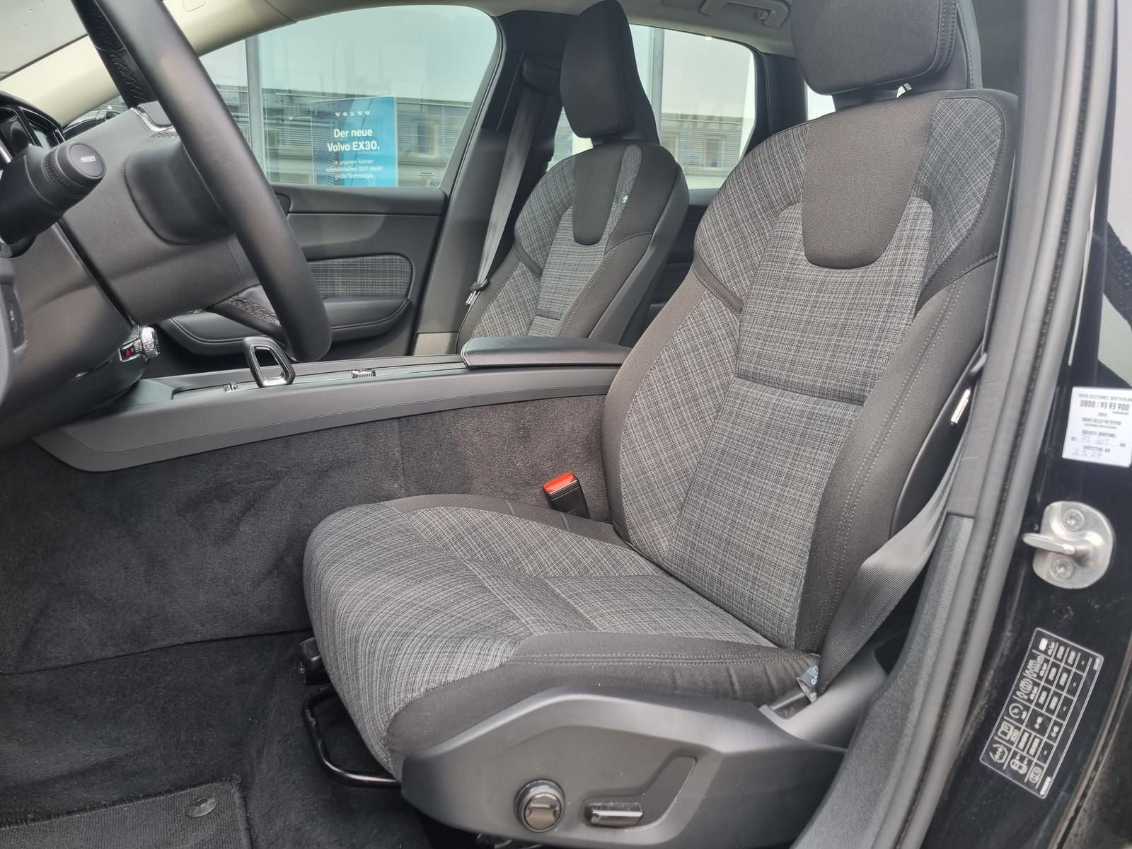 Fahrzeugabbildung Volvo XC60 B4 Diesel Core 'Anhängerkupplung'