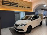 Lancia Ypsilon 1.0 FireFly 5 porte S&S Hybrid Ec - Lancia Ypsilon mit Hybrid-Antrieb