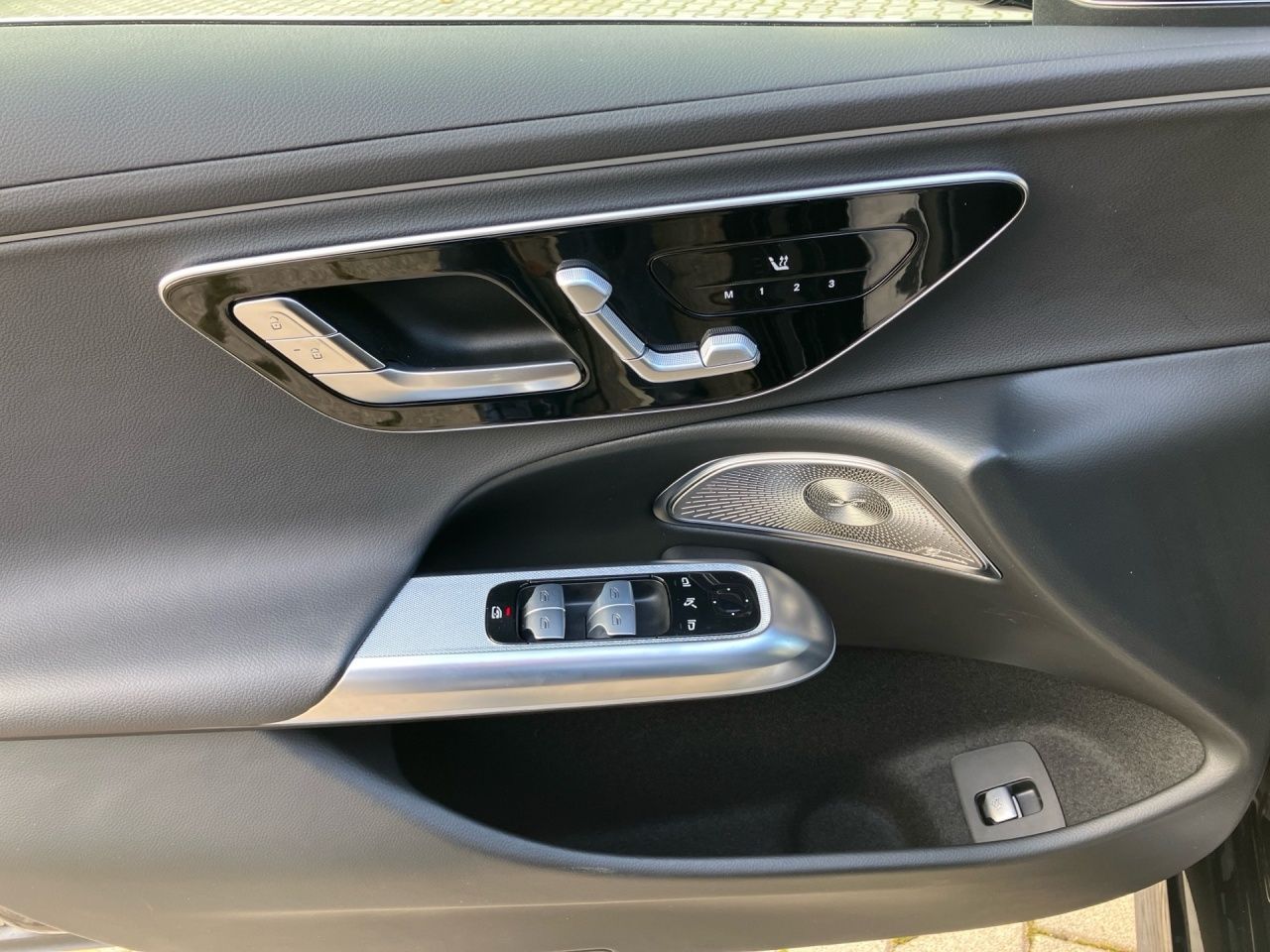 Fahrzeugabbildung Mercedes-Benz E 300 de 4M T Avantgarde AHK+DigiLight+Burmester