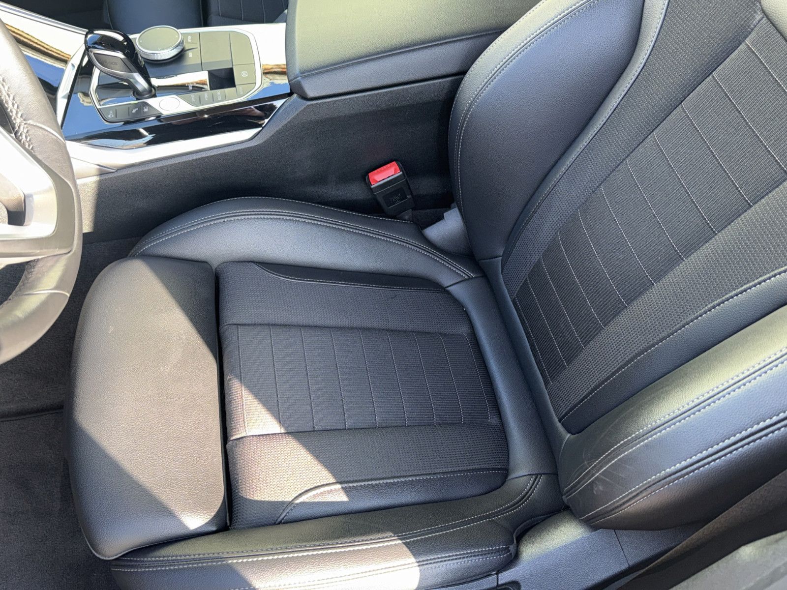 Fahrzeugabbildung BMW 320 e Sport Line/ 1. Hand / unfallfrei