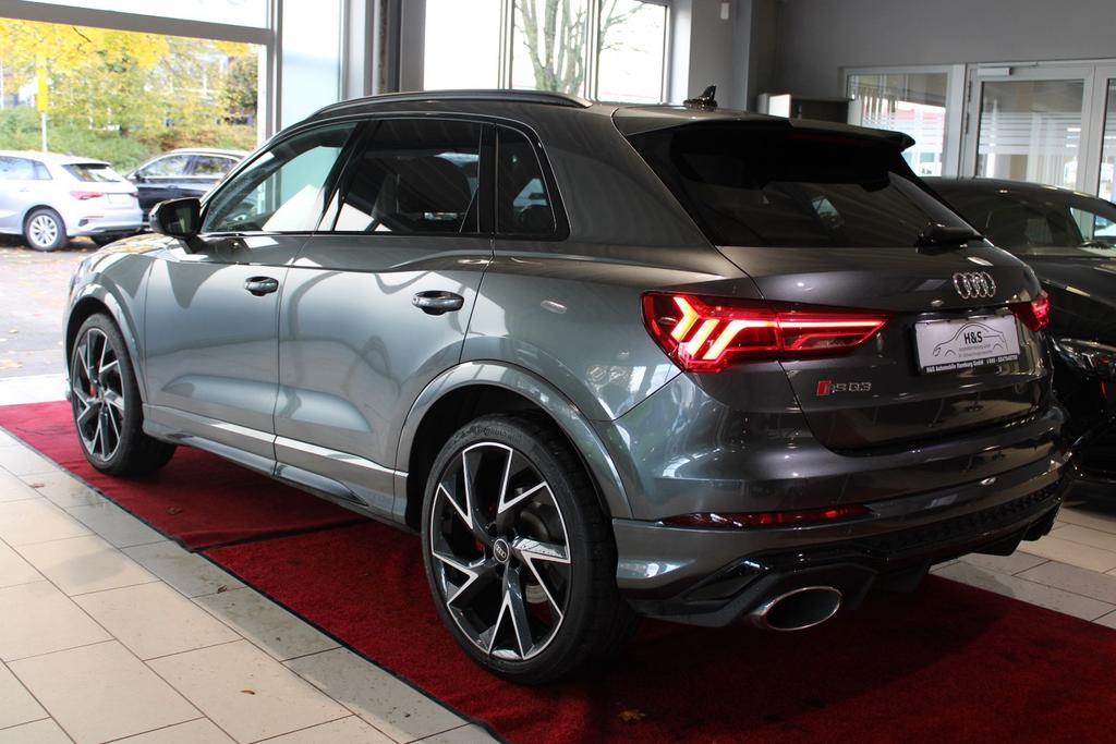 Audi RSQ3