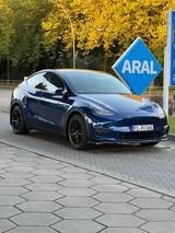 Tesla Model Y Long Range Dual Motor AWD Long Range - Tesla Model Y in Hamburg