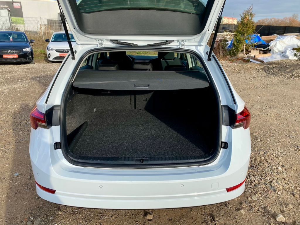 Fahrzeugabbildung SKODA Octavia Combi 1.4 TSI DSG LED KLIMAAUT PDC