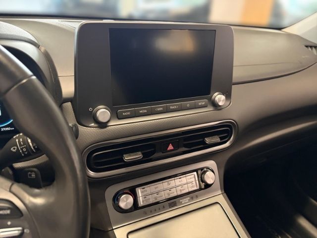 Fahrzeugabbildung Hyundai KONA Elektro (100kW) SELECT-Paket inkl. 11kW OBC