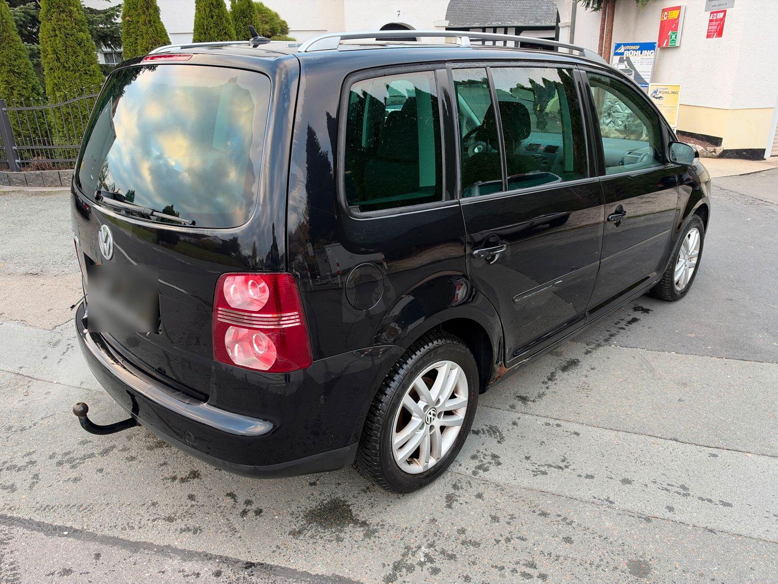 Volkswagen Touran 2006 — салон
