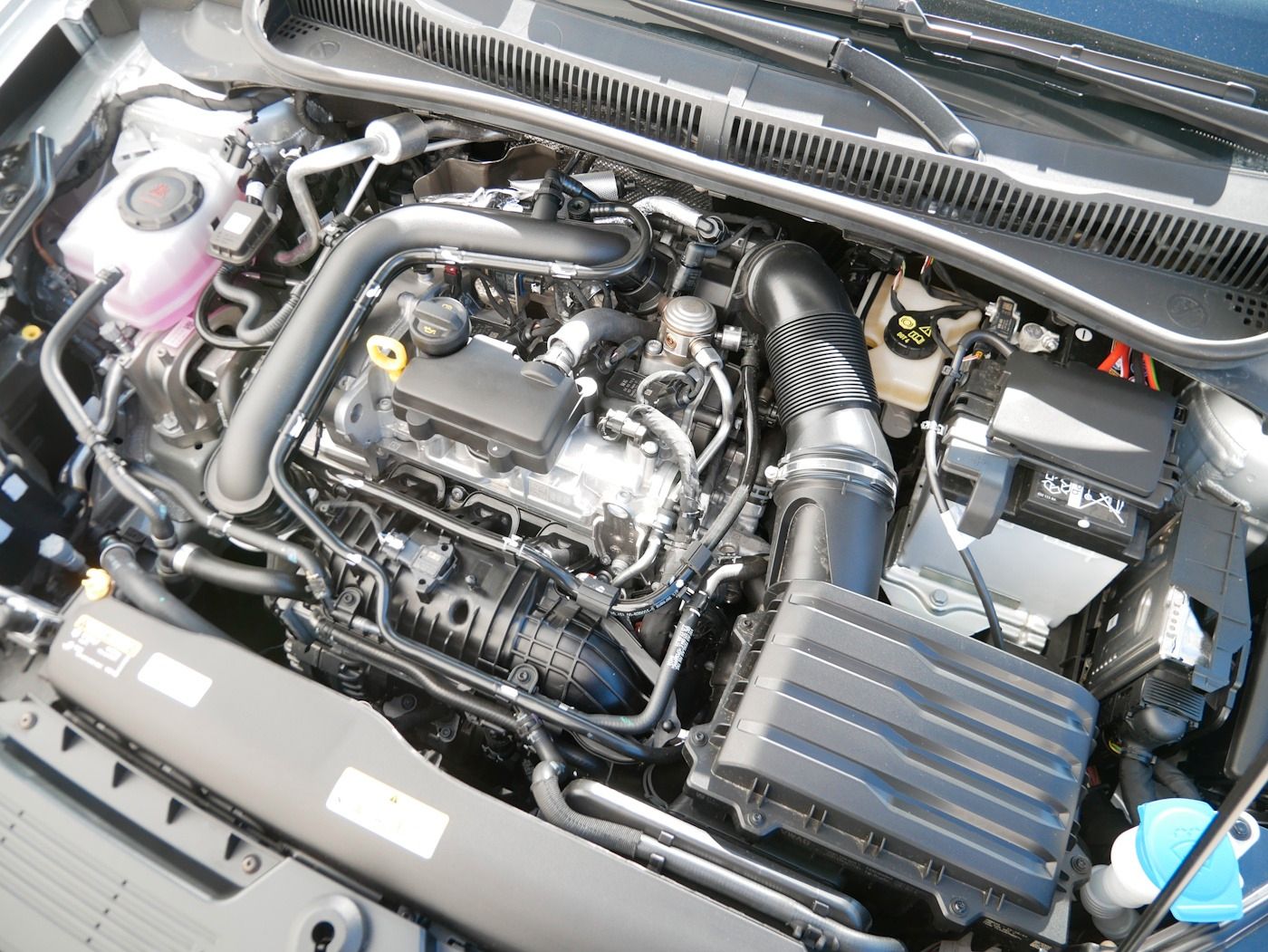 Fahrzeugabbildung Volkswagen Taigo 1.0 TSI Life Kamera LED SHZ Klimaautomatik