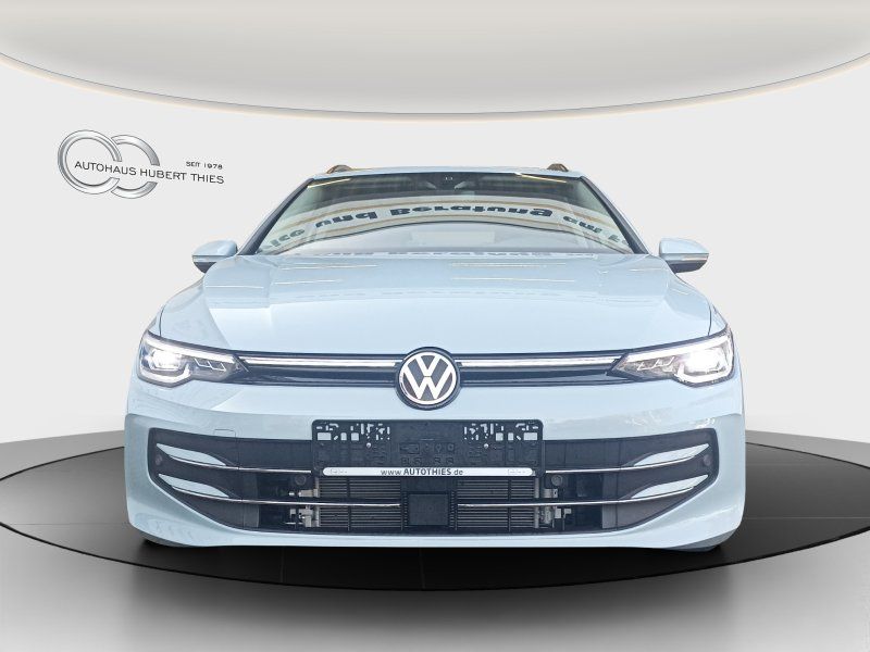 Fahrzeugansicht 3 Fahrzeugabbildung Volkswagen Golf Var. VIII 1.5 eTSI DSG Style AHK+NAVI+KAMER