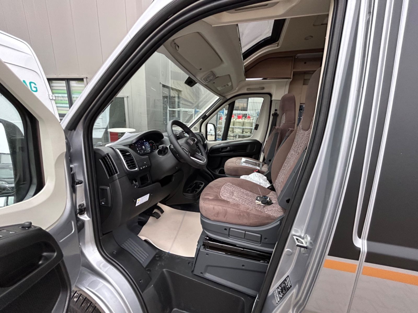 Fahrzeugabbildung Malibu Van 640 LE RB GT Two Rooms MJ 25 Skyview Aktion