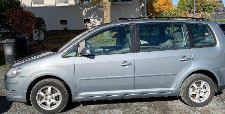 Volkswagen Touran 2009 — rear view