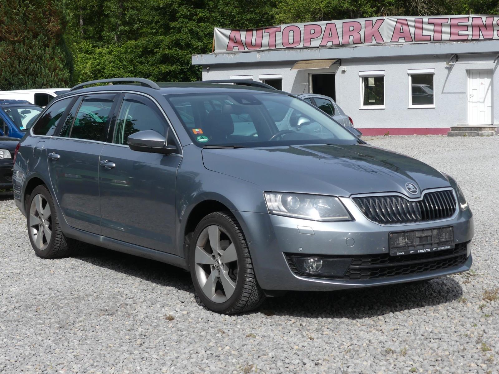 Skoda Octavia Combi Elegance Navi