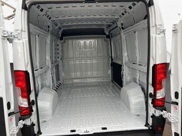 Fotografie 8 des Opel Movano Kasten 35 L2H2 140 ALLWETTER KAMERA HOCH