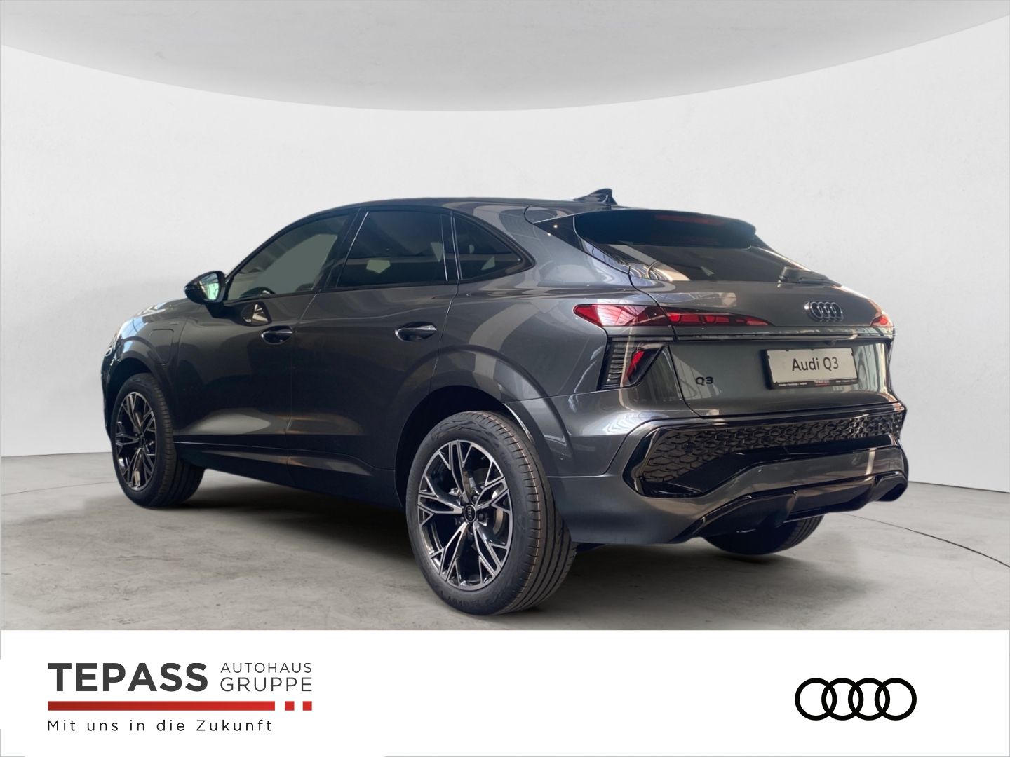 Audi Q3 Sportback e-HYBRID TECH PLUS S LINE PANO OLD foto 3