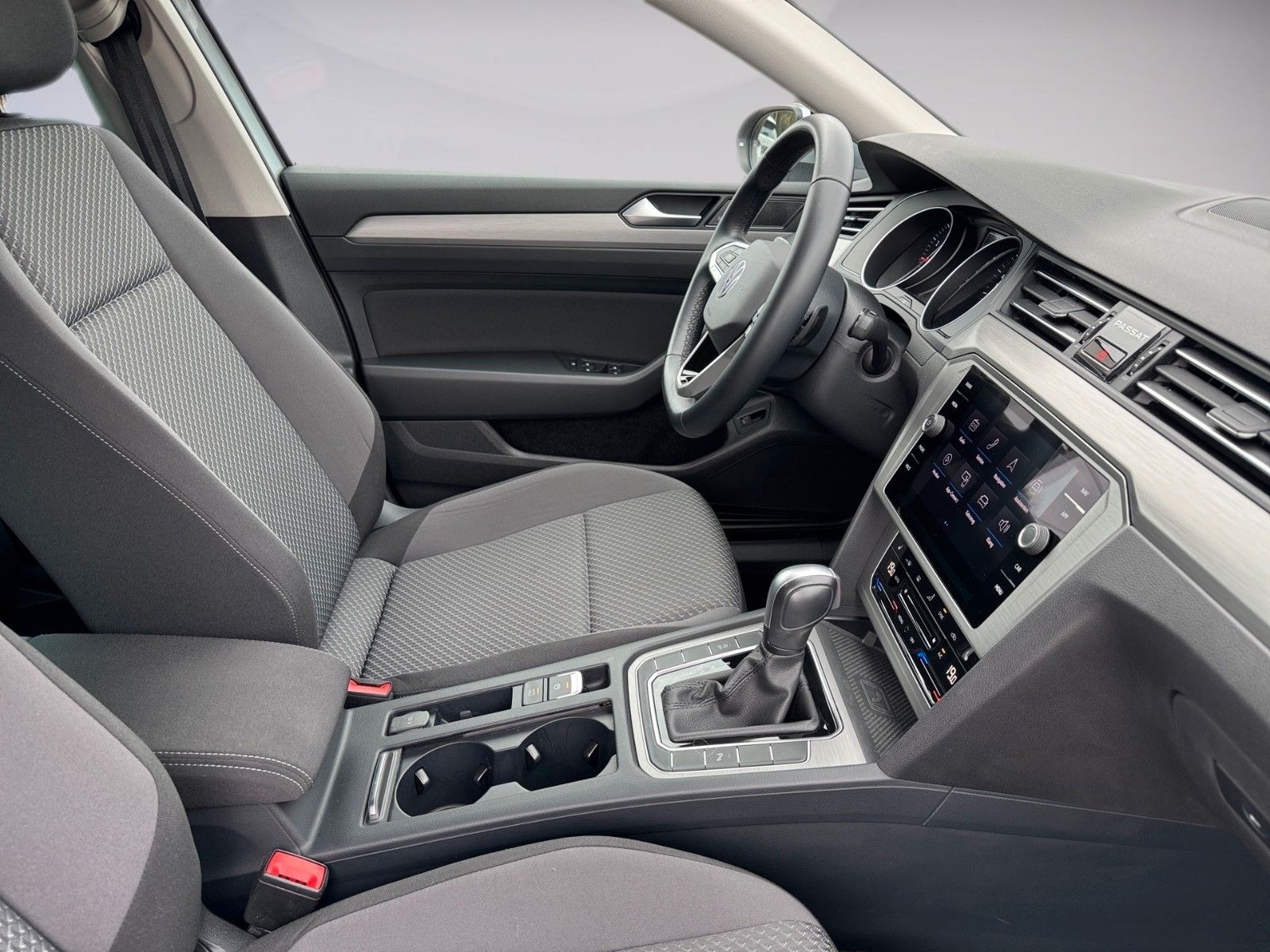 Fahrzeugabbildung Volkswagen Passat Variant 1.5 TSI