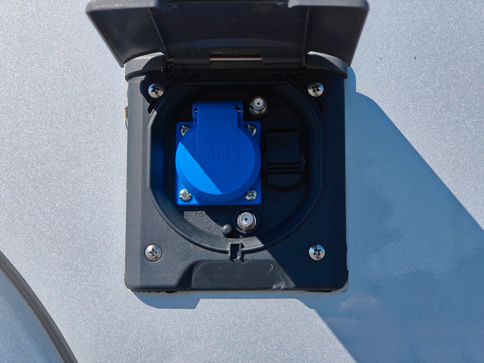 Fahrzeugabbildung Bürstner Campeo TD 660 - Combi 6DE, Lithium, Solar, Luft