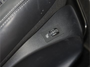 Peugeot 2008 Allure 1.6 16V VTi 5-Gang Pano Navi 2-Zonen