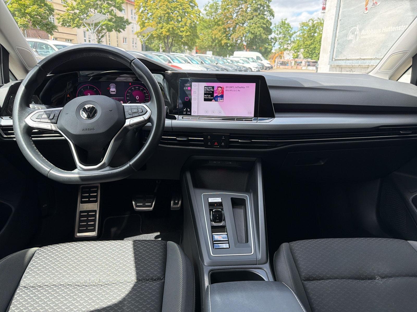 Volkswagen Golf VIII 2.0 TDI DSG Active MATRIX PANO HuD AHK, миниатюра 15