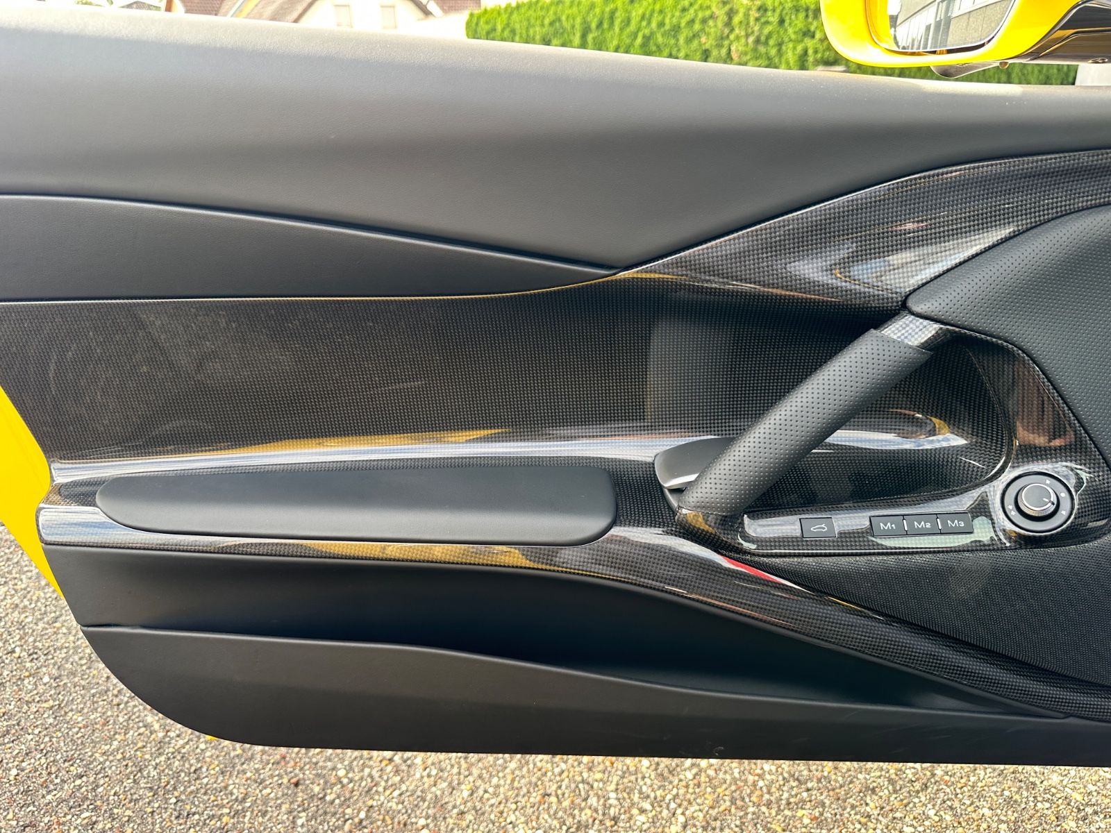Fahrzeugabbildung Ferrari 812 GTS*Full Carbon*Lift*Painted Stripes*JBL